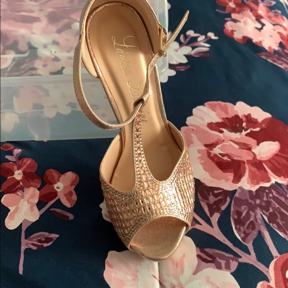 Brand new Lauren Lorraine rose gold